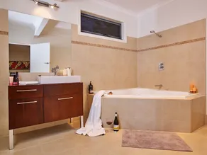 Northbank House - Bathroom