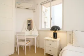 Tyms Xujiahui Premium 3BR APT Steps to Metro - Værelse