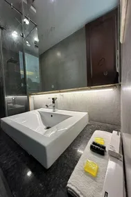 Hotel The Imperio, Near Apollo Hospital, JASOLA - Salle de bain