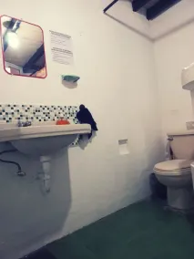 Hostal 4 Grados - Hostel - Salle de bain