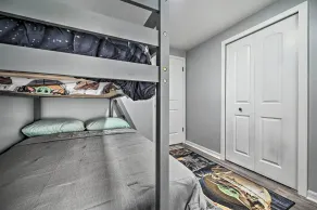 Spacious Brandon Home w/ Private Outdoor Pool - Rum