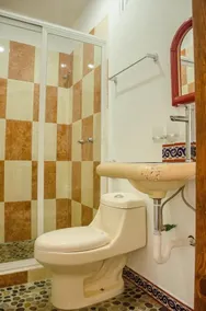 Hotel Casa Maximiliano - Bathroom
