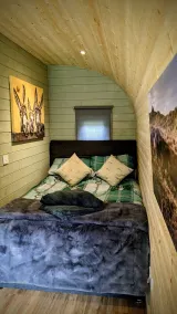 Emlyn's Coppice - Luxury Woodland Glamping - Værelse
