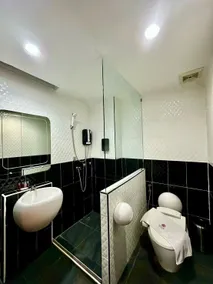 Sakura Sky Residence - Bathroom