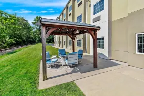 Quality Inn & Suites - Piscine