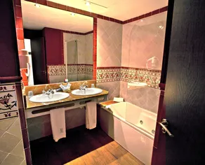 Agora Juan de Austria - Salle de bain