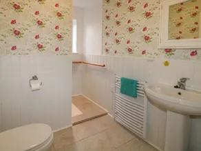 Clovermead Cottage - Bathroom