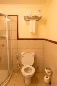 White Sands Hotel - Bathroom