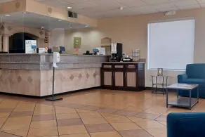 Quality Inn & Suites Airport - Hall