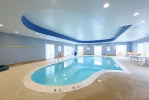 Holiday Inn Express & Suites Jamestown by IHG - Piscine