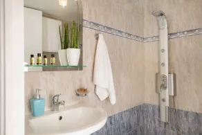 Annio Santorini - Bathroom