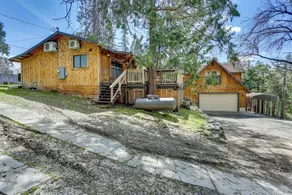 9 Mi to Bass Lake: Cabin w/ Fire Pit in Wishon! - Intérieur