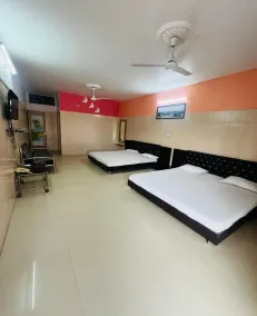 Satyam Shivam Palace & Resort - Zimmer