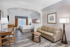 Ramada by Wyndham Bakersfield - Habitación