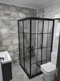ESKİ URLA - Bathroom