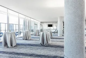W Dallas - Réception
