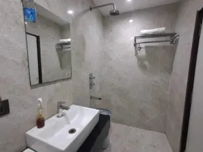 Hotel Downtown - Bathroom
