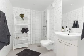 Charming Oslo Apartment with Balcony Rooftop Access - Badeværelse