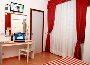 Hotel American - Zimmer