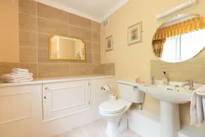 The Hill Hotel - Bathroom