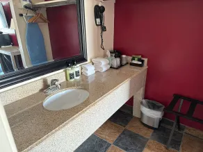 Classic Inn Early - Bathroom