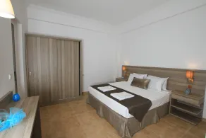 Palm Bay Beach Hotel - Zimmer