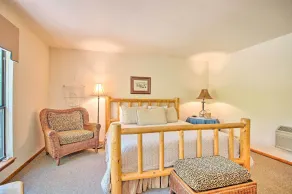 Bright Davis Escape w/ Screened-In Porch! - Innenbereich
