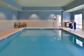 Holiday Inn Express & Suites - Marshalltown by IHG - Pool