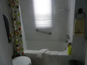 Gîte La P'tite Falaise - Badezimmer