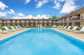 Red Roof Inn Staunton - Piscine