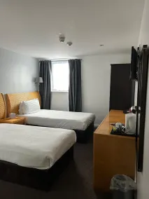 Redwings Lodge Birmingham - Room