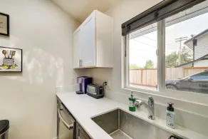 Modern Pacific Vacation Rental: 5 Mi to Lake Tapps - Interiør