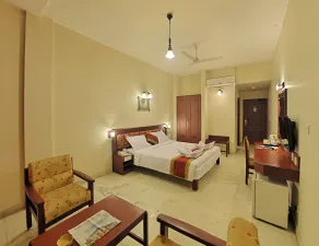 Hotel Gnanam - Room
