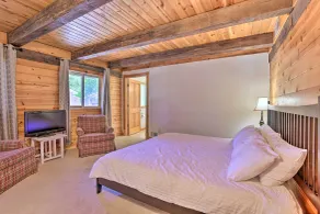< 1 Mi to Dtwn! Lakefront 'Manitou Cottage' - Innenbereich