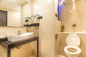 Infiniti Hotel & Spa - Bathroom