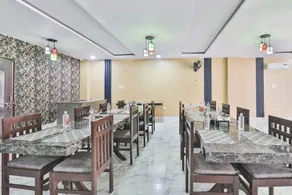 Townhouse Gomti Riverfront Park Formerly Lucknow Inn - Restaurante