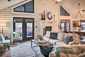 Enchanting Forested Cabin w/ Fire Pit & Grill - Innenbereich
