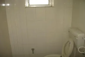 Hotel Rajdhani Plaza - Bathroom