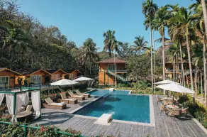 Stone Wood Jungle Resort - Pool
