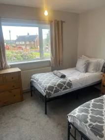 Comfortable 3 Bedroom House-ng5,sleeps 5 - Room