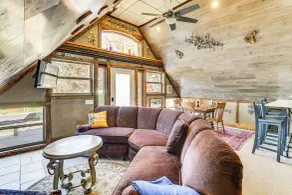 5 Mi to Old Odessa: Cabin w/ Deck & Rural Views - Interior