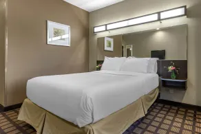 Microtel Inn & Suites Dillsboro/Sylva - Chambre