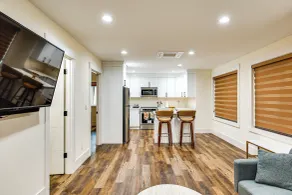 Quiet PNW Base: Walkable Apt in Normandy Park - Innenbereich