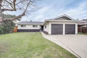 4 Mi to San Joaquin River: Remodeled Home w/ Patio - Interior