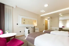 Hotel TESLA - Smart Stay Garni - Chambre