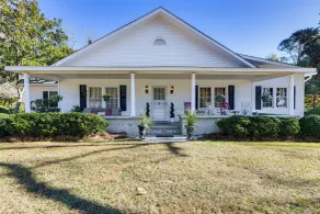 7 Mi to Sprewell Bluff Park: Home w/ Patio & Yard! - Interior