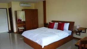 Baan Sooksiri Bangsaray - Room
