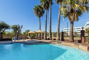 Comfort Suites Lake Jackson Clute - Pool