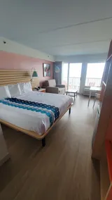 Golden Sands Oceanfront Hotel - Chambre