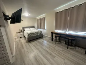 Oakland Courtyard - Room